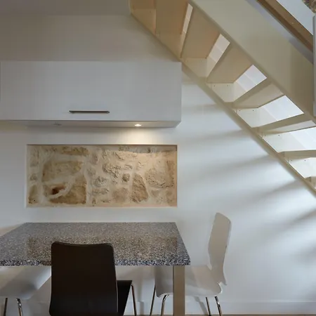 Du Louvre St Honore * Paris