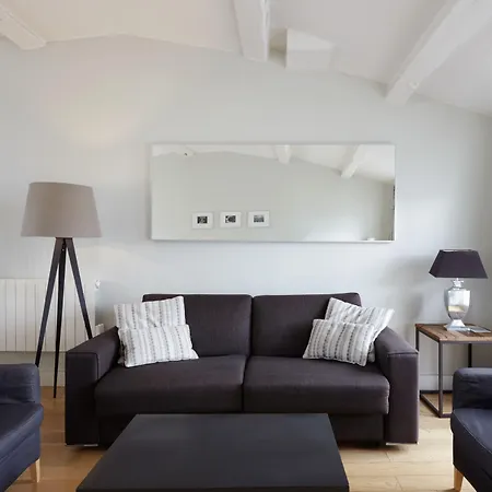 Du Louvre St Honore * Paris