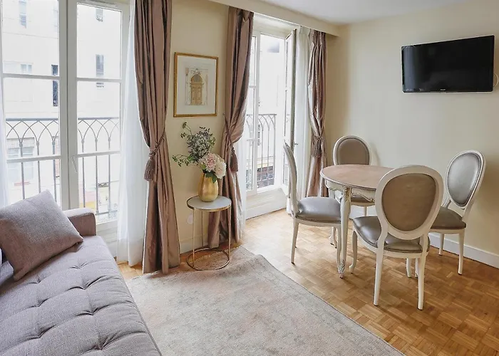 Du Louvre St Honore *