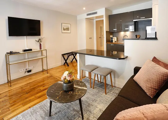 Du Louvre St Honore Daire *