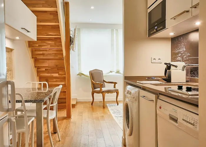 Du Louvre St Honore Daire