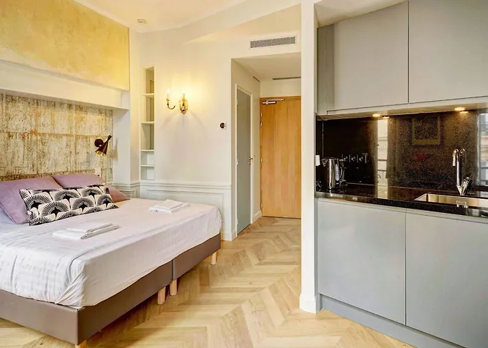 Du Louvre St Honore Paris