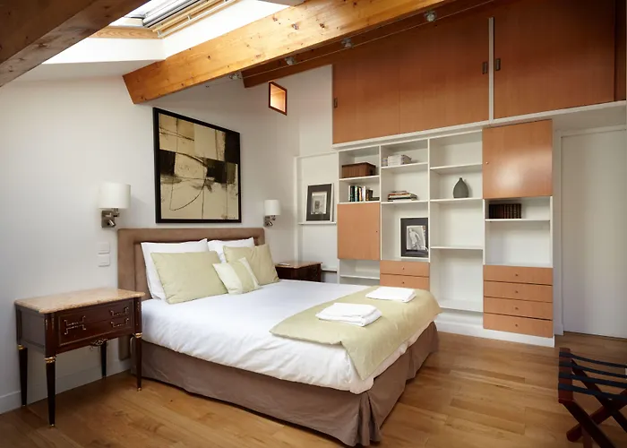 Du Louvre St Honore Daire