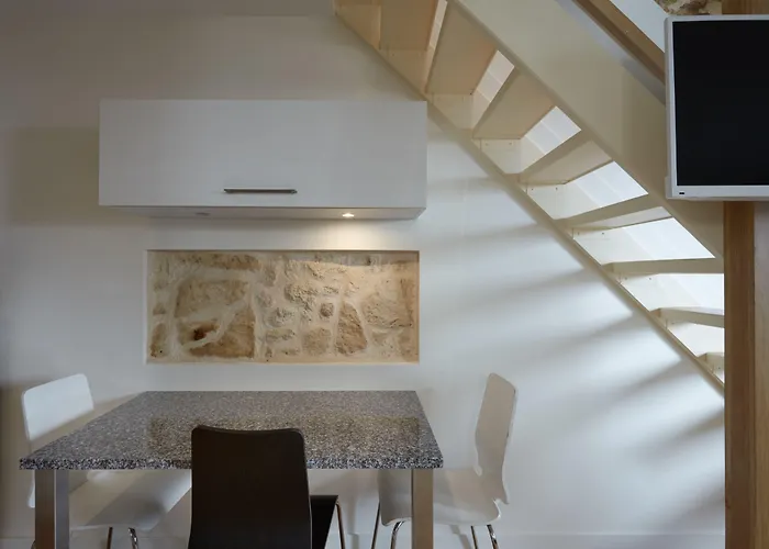 Du Louvre St Honore * Paris