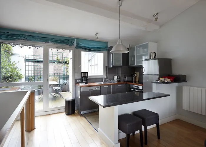 Du Louvre St Honore * Paris