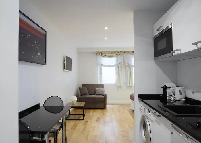 Du Louvre St Honore *