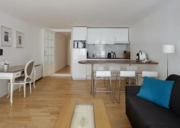 Du Louvre St Honore Daire