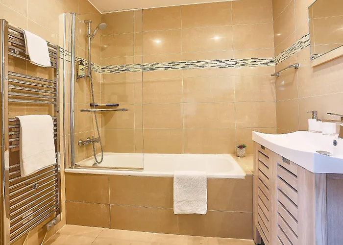 Du Louvre St Honore Daire Paris