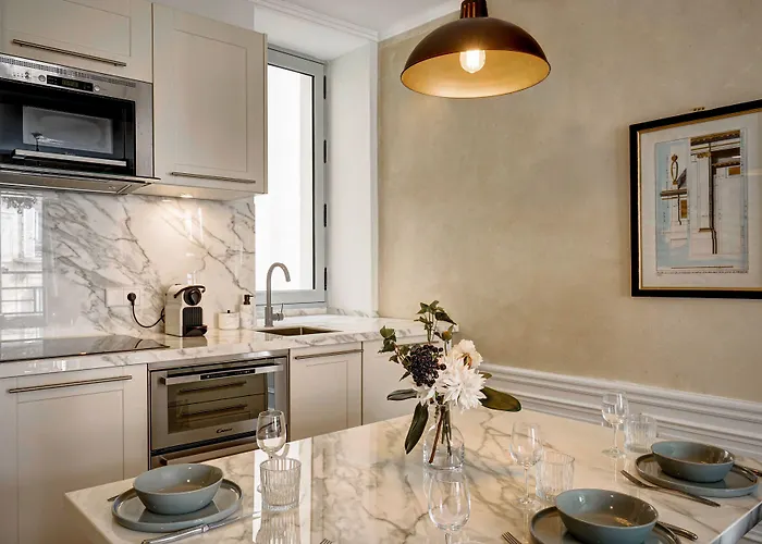 Du Louvre St Honore * Paris