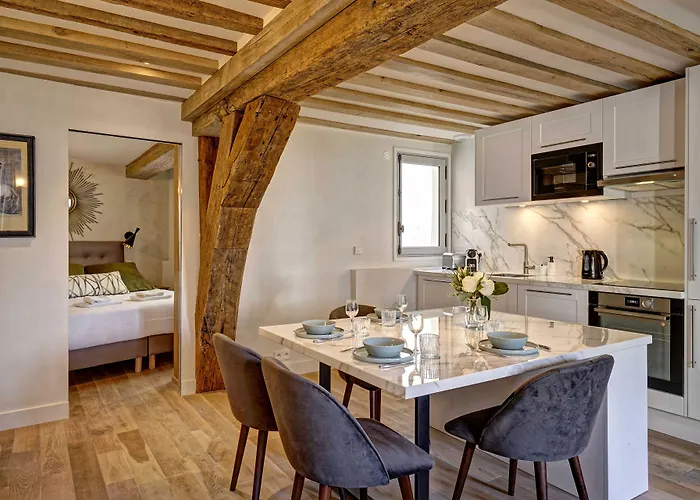 Du Louvre St Honore Daire *