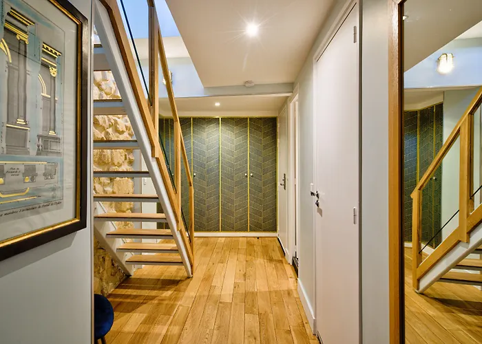 Du Louvre St Honore Paris