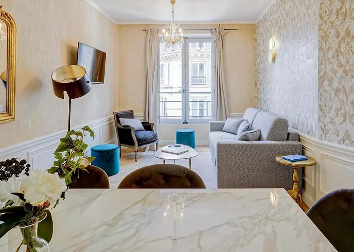 Du Louvre St Honore Daire Paris