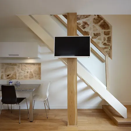 Du Louvre St Honore Paris