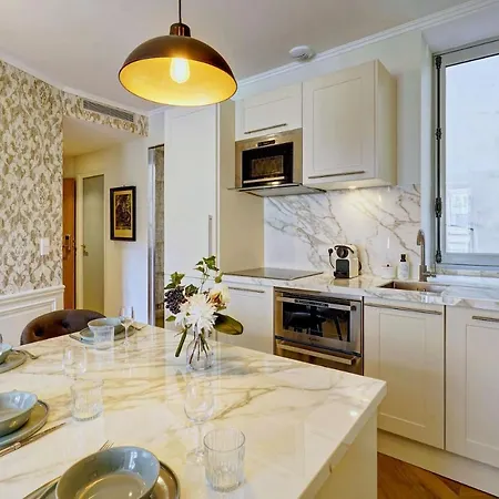 Apartment Du Louvre St Honore